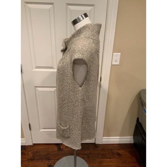 BCBG Max Azria Shimmering Gray Short Sleeve Swing Cardigan, Size Medium - Picture 3 of 5